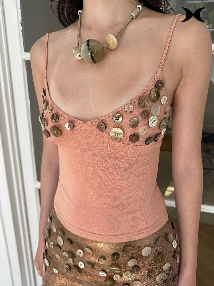 レディース ボタン飾り キャミトップ スリムフィット スパゲッティストラップ クロップタンクトップ Y2K エステティック ゴシック ストリートウェア カジュアル サマー エモ ベスト