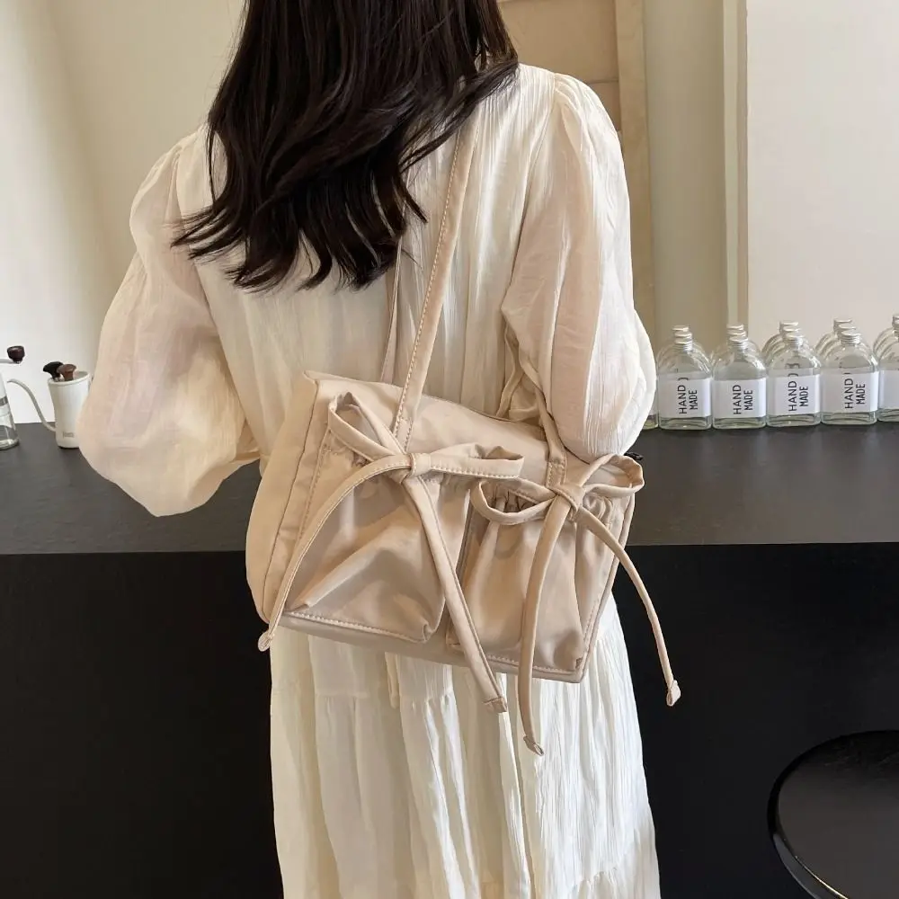 

Leisure Bowknot Bow Nylon Tote Bag Large Capacity Korean Style Underarm Bag Canvas Handbag Pleated Shoulder Bag Girls