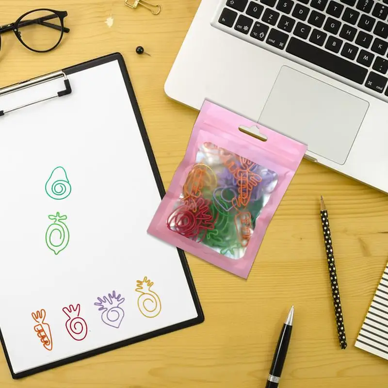 Klip kertas berbentuk lucu 30 buah klip kertas Mini kreatif Set bentuk hewan atau pesawat hadiah sekolah acak untuk guru rekan kerja