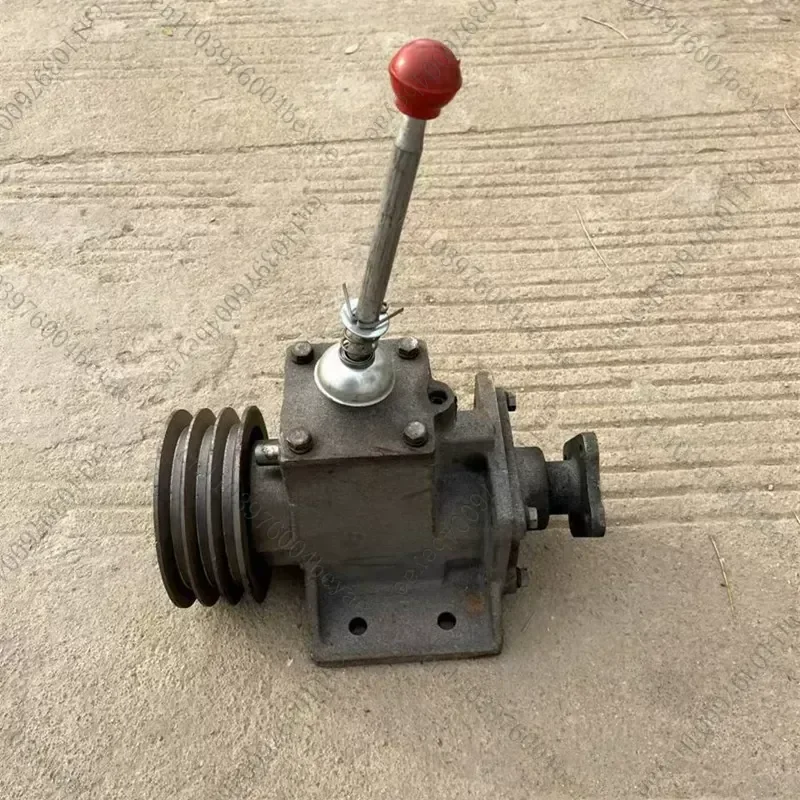 Three-wheel dung suction truck, sprinkler, clutch, clutch head, cast iron power take-off switch, Shi tricycle