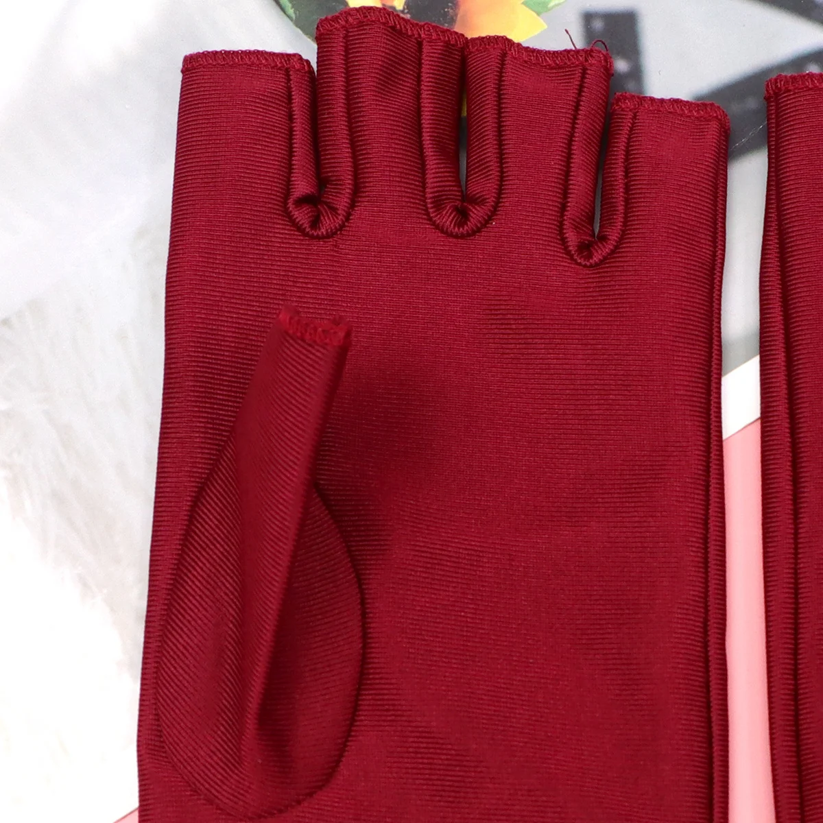 

2Pairs Manicure Gloves Anti Uv Shield Half Finger Nail Hand Protector for Uv Light Gel Nail Protection Black