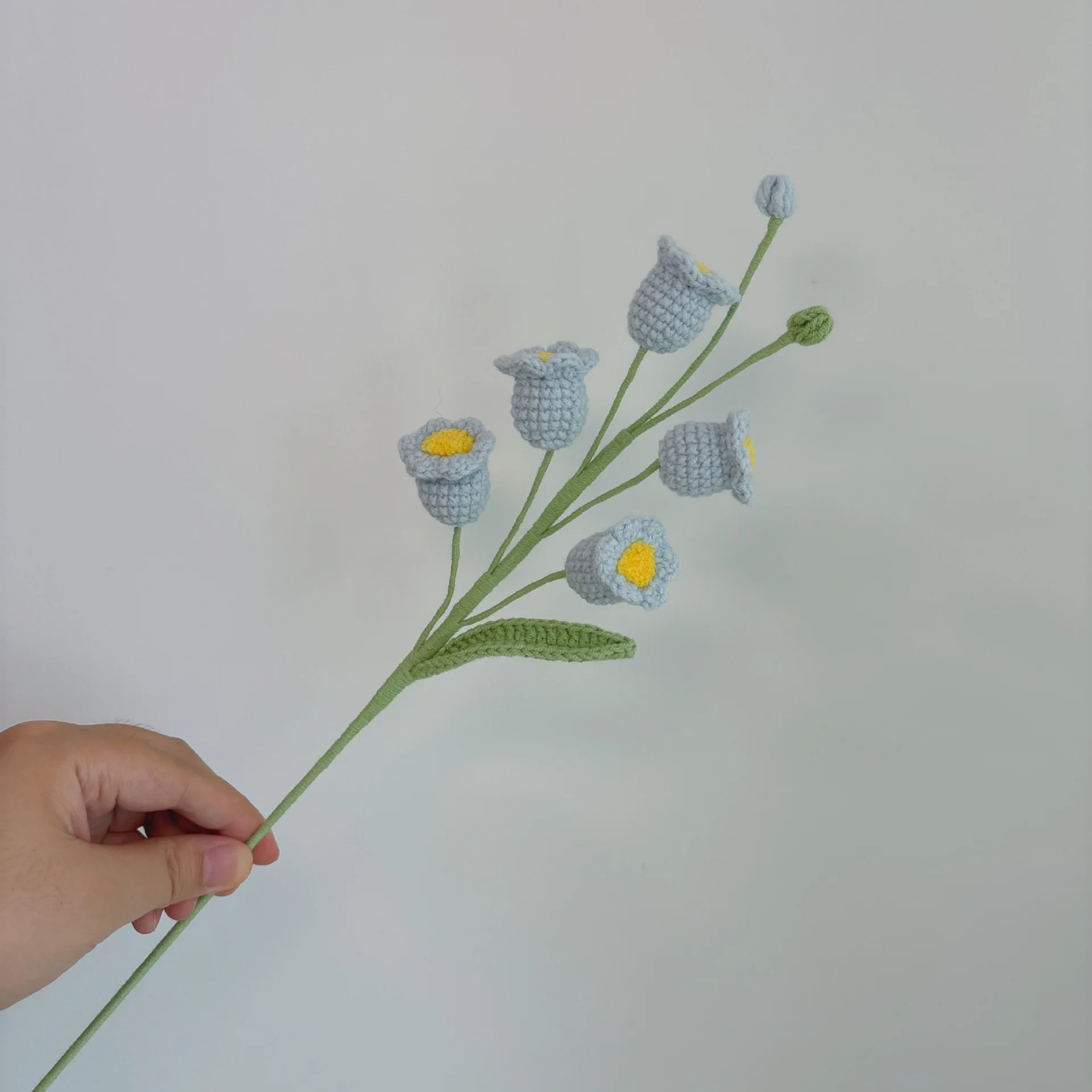 Gehäkelte Glockenblumen-Zweige, handgefertigter, gewebter Blumenstrauß, niedliche gestrickte Blumen, Brautblumen, Raumdekoration, Geschenk – Detail 2
