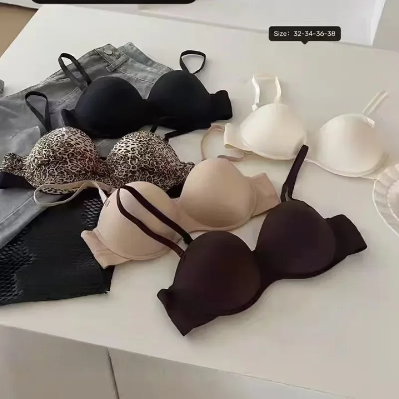 Seamless Smooth Leopard Underwear for Women Small Chest Round Cup Gathered Bras Wireless Comfortable Half Cup Sexy Bra Lingerie