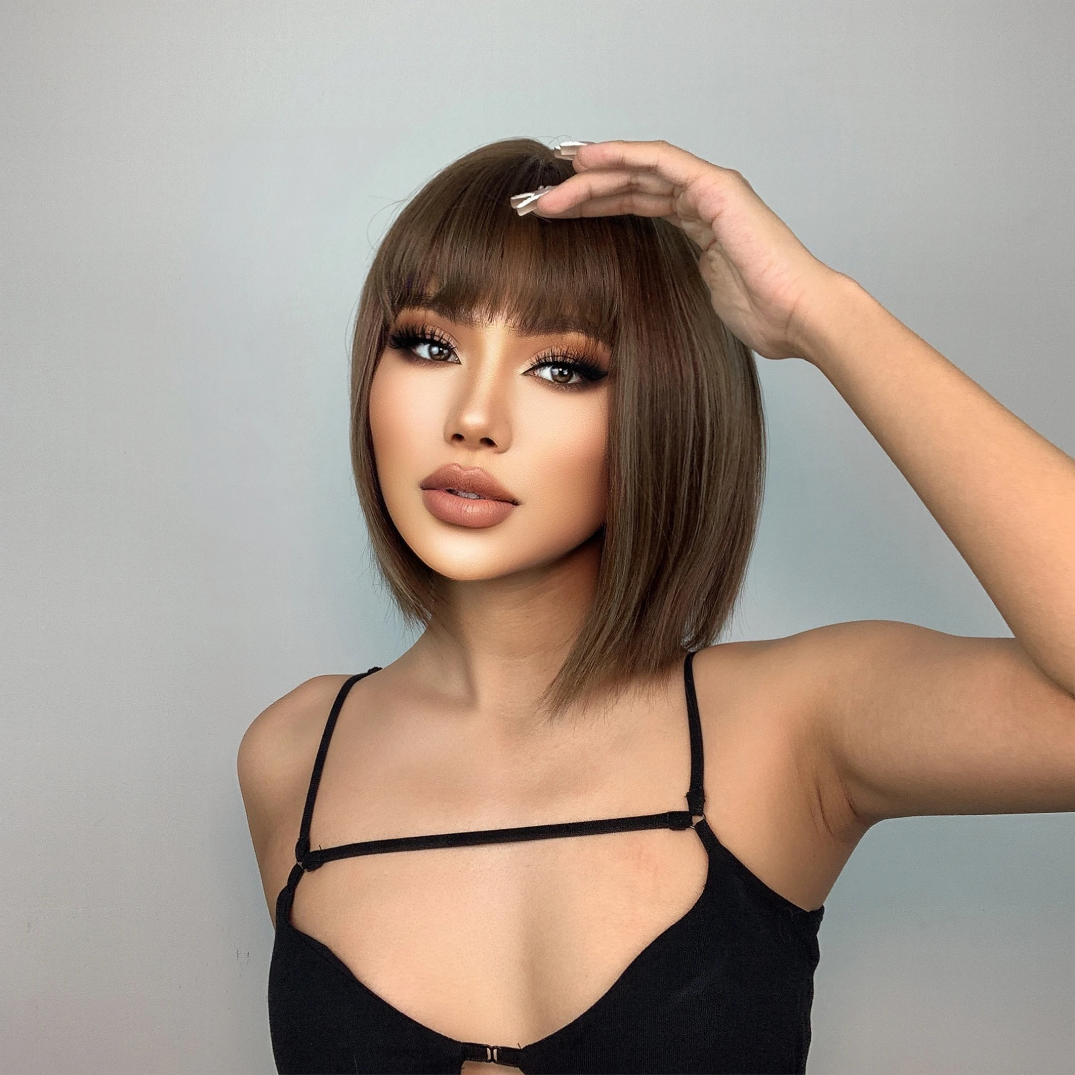 LOUIS FERRE Brown Highlight Short Straight Hair Wig Mixed Brown Bob Wigs With Bangs for Women Daily Party High Temperature Fiber