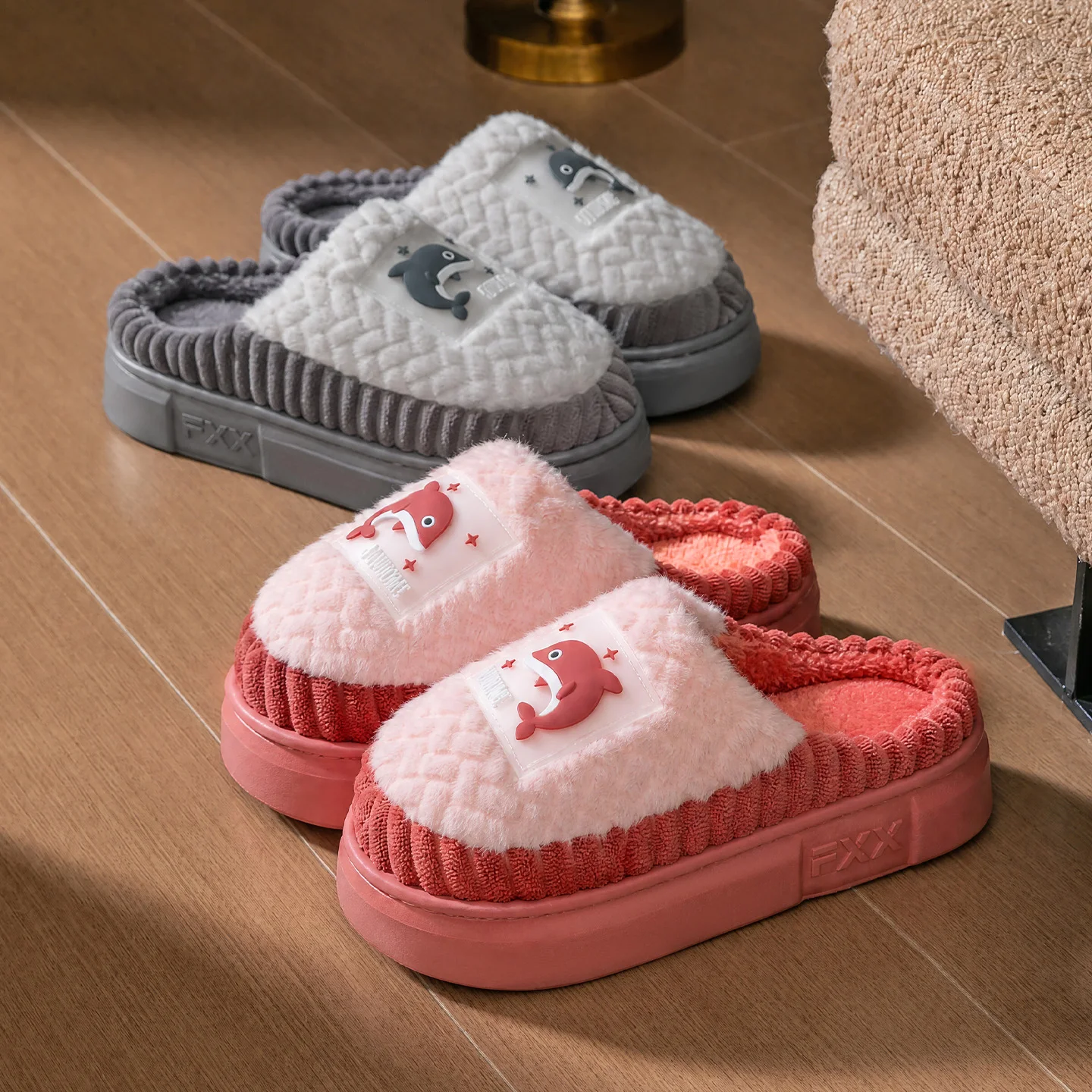 Winterwarme Hausschuhe für Damen und Herren, niedliche Wal-Cartoon-Plattformschuhe mit dickem Plüsch, rutschfeste, weiche EVA-Sohle, Indoor-Schlafzimmer-Slides, Mules – Detail 6