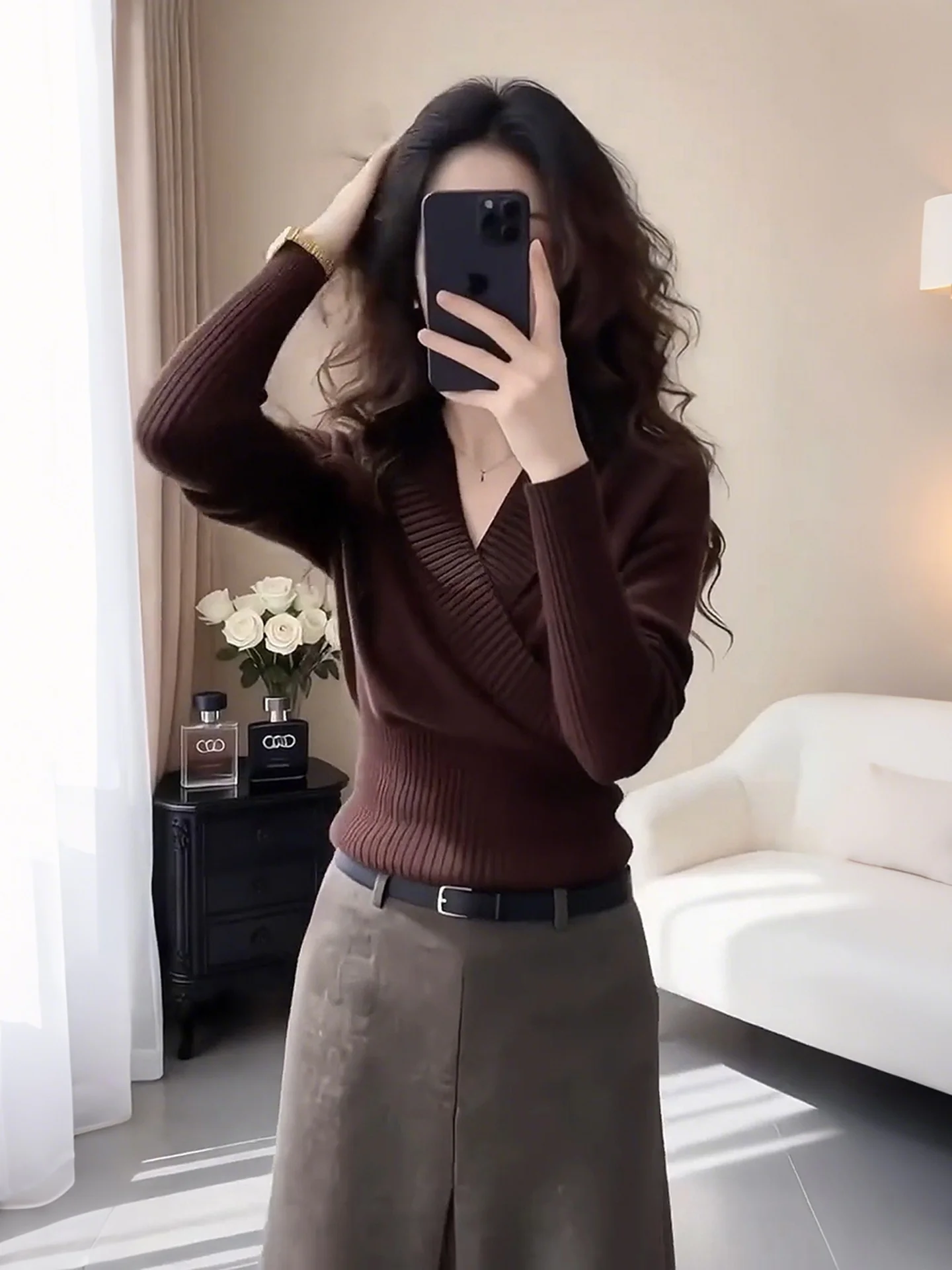 

French Sle Cross V-ne ort Knitted Sweater Women's Base Layer Top Slimming Waist Design Autumn Winter Faion Sense