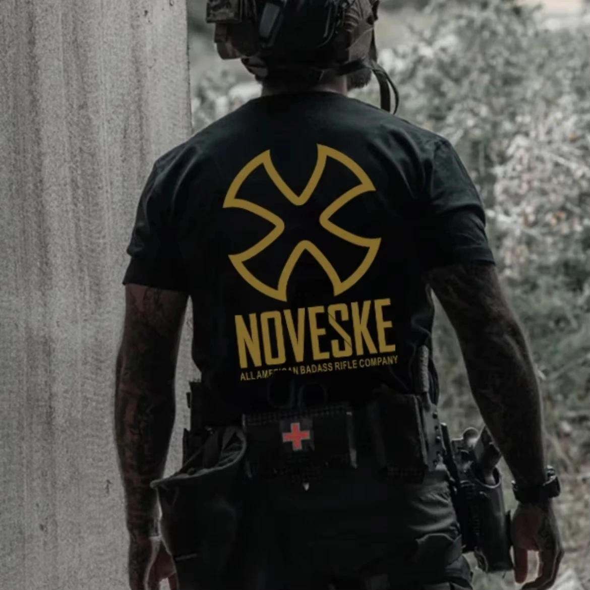 Noveske Golden Flower‑Shaped Badge Graphic T‑Shirt American Rifle Company Slogan Tactical Logo Print Unisex Minimalist