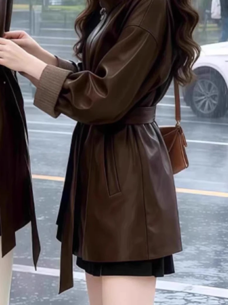 Abrigo de cuero marrón Vintage Harajuku para mujer, Chaqueta larga con cinturón y cuello levantado, traje de moda Retro para ir al trabajo a prueba de viento para otoño