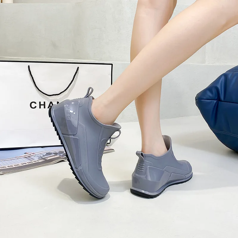 New Designer New Rain Boots Women Waterproof Lady Short Rain Boots Non-slip Water Proof Shoes Thick-soled Rubber Shoe 레인부츠 2024