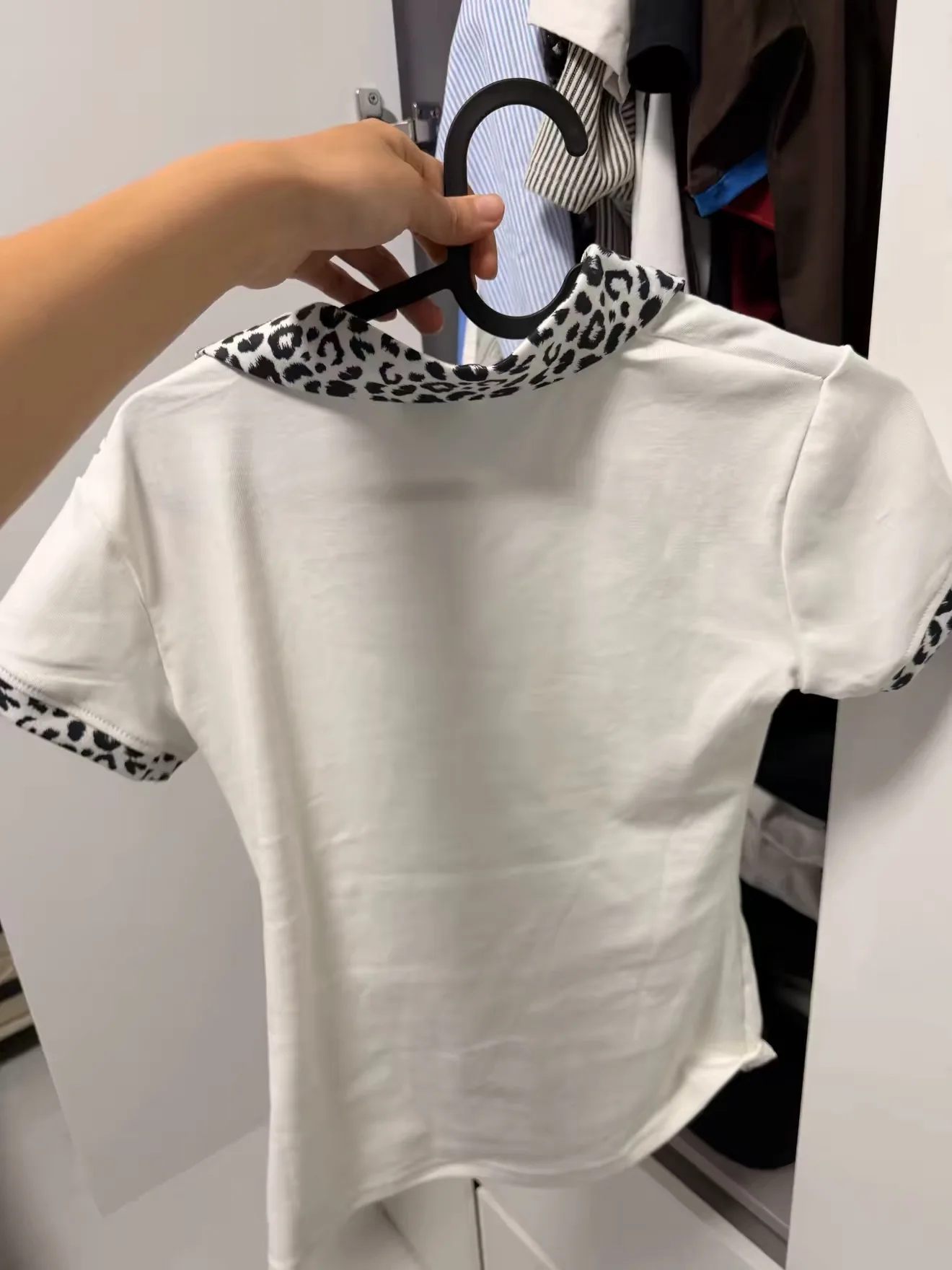 Vintage Leopard Collar Cuff Polo Shirt Half Zipper Floral Script Print Slim Fit Curved Hem Cropped Short Sleeve Top
