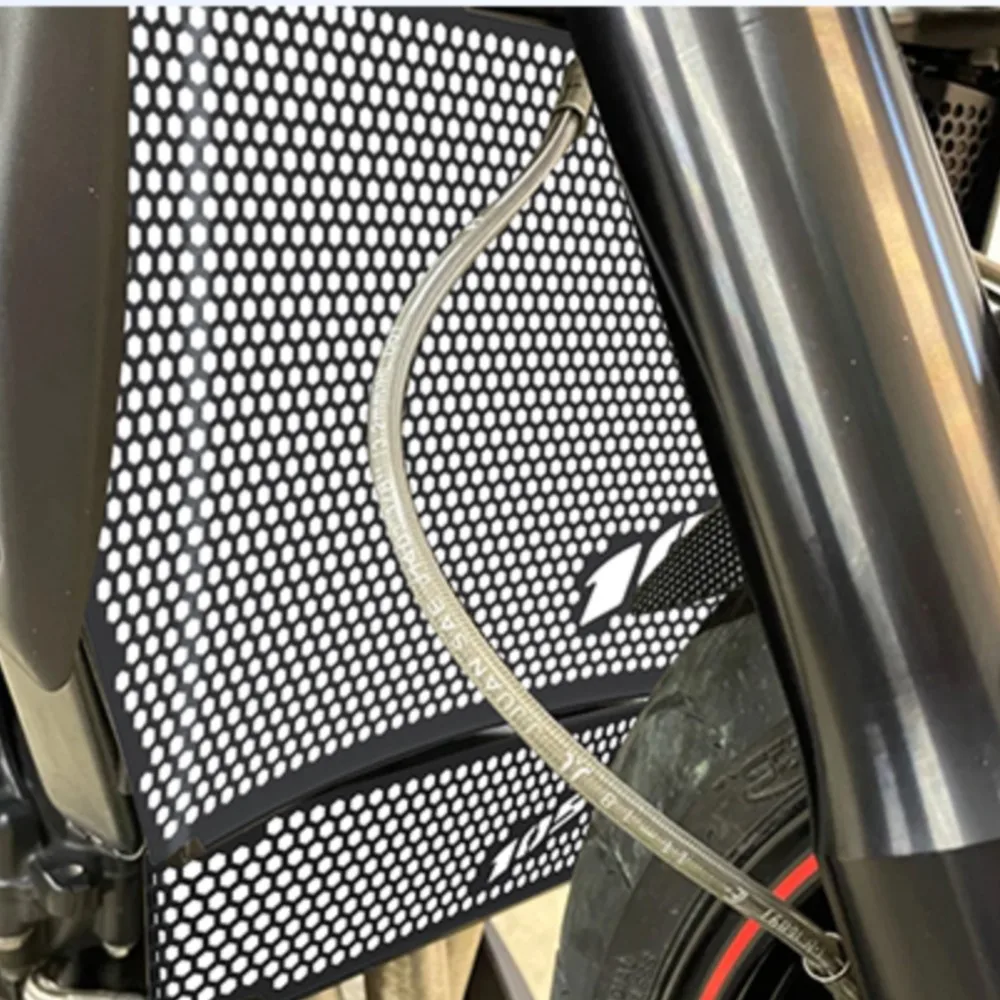 Motorcycles SpeedTriple1050 For Speed Triple 1050 Radiator Guard Grille Protector Oil&Water Cooler Grill Protector 2011-2015
