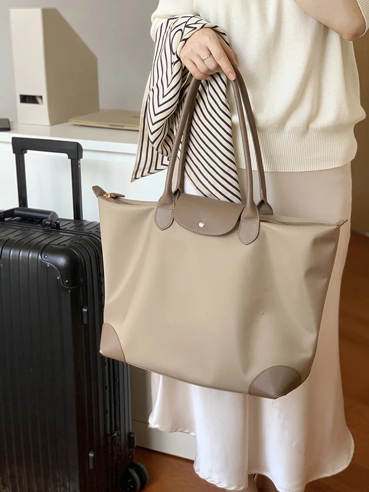 

Cenge Large Capaci Nylon Cloth And Cowhide Tote Bag Cuter Commuter Bag Handbag Travel Bag Dumpling ape Soft oulder Bag