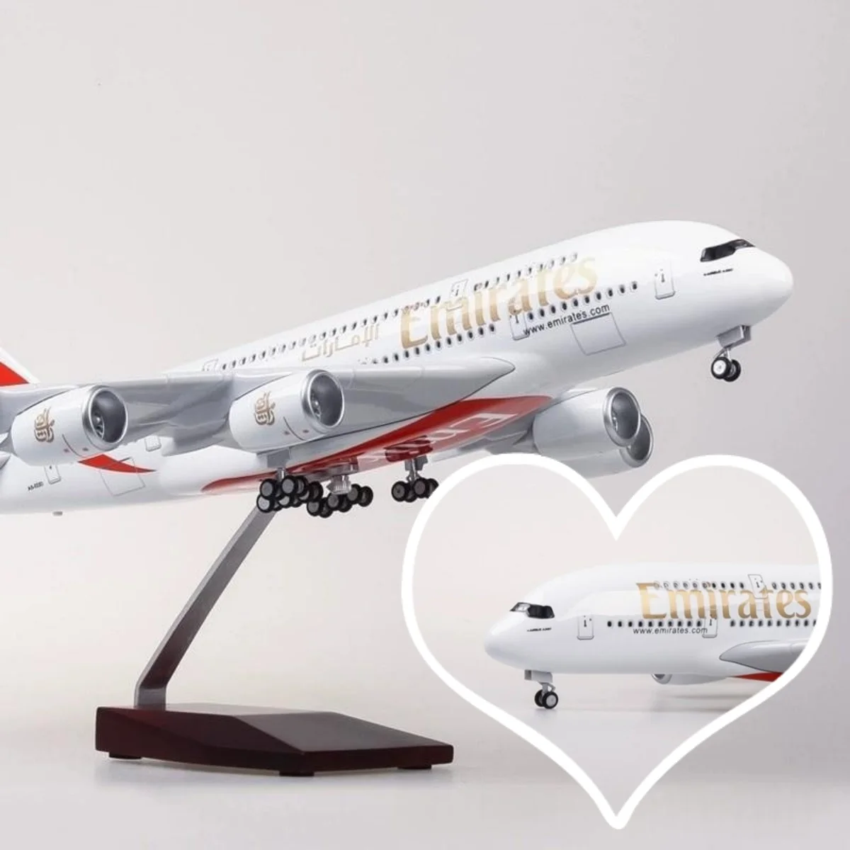 47CM 1/160 Scale Diecast Model A380 Emirates Airways Resin Air-bus 380 Aircraft Models Collectible Miniatures Airplane With Whee