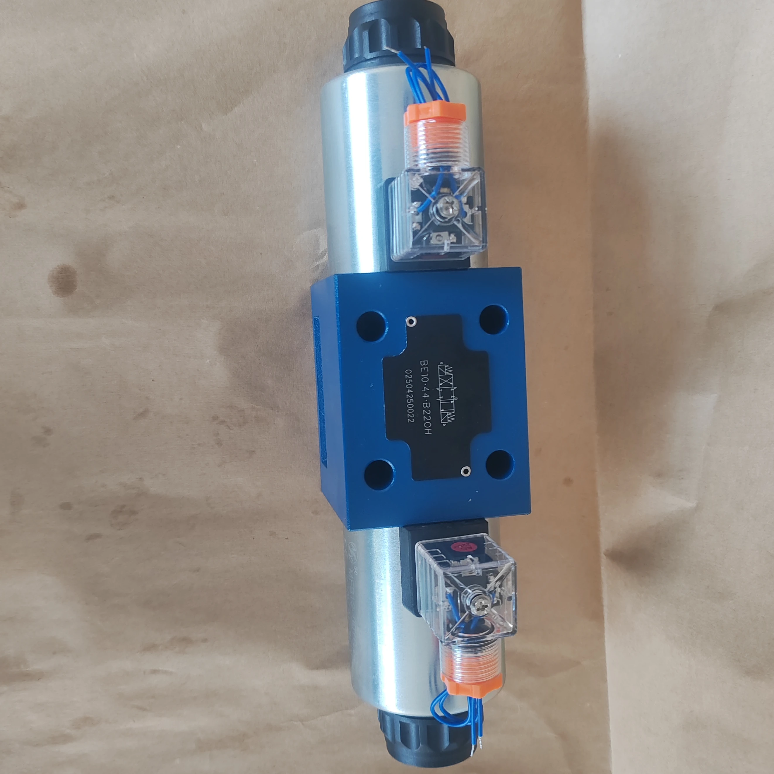 

4WE Series Hydraulic Valve 4WE6A 4WE6B 4WE6Y6X/EG24N9DL Solenoid Directional Valve 4WE6E70/HG24N9K4 Hydraulic Solenoid Valve