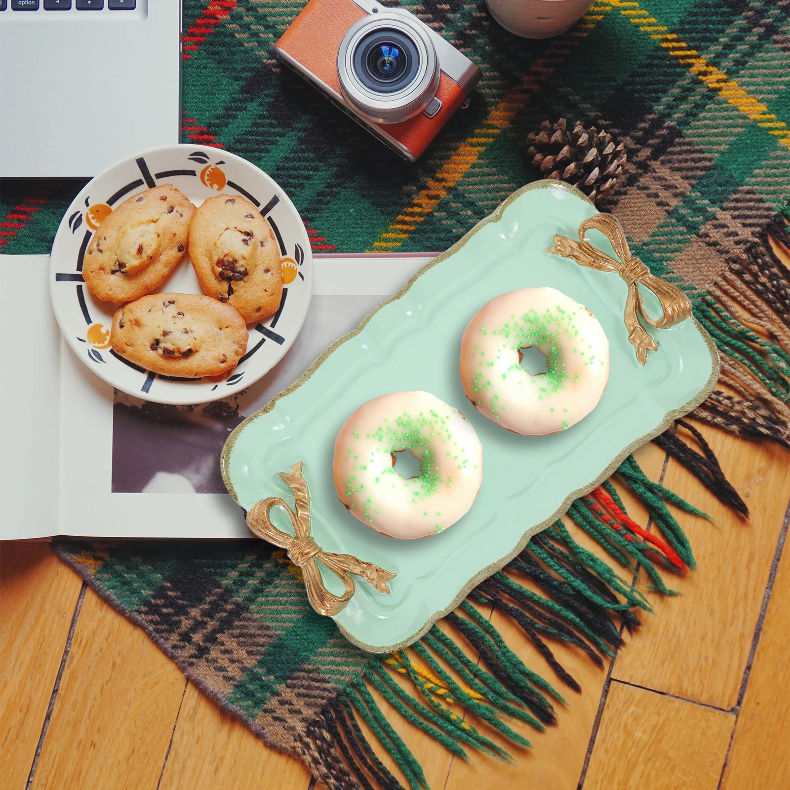 

Rectangular Resin Fruit Serving Tray Decorative Tableware Storage Plate for Home Party Office Picnic Vintage Style Candy Snack