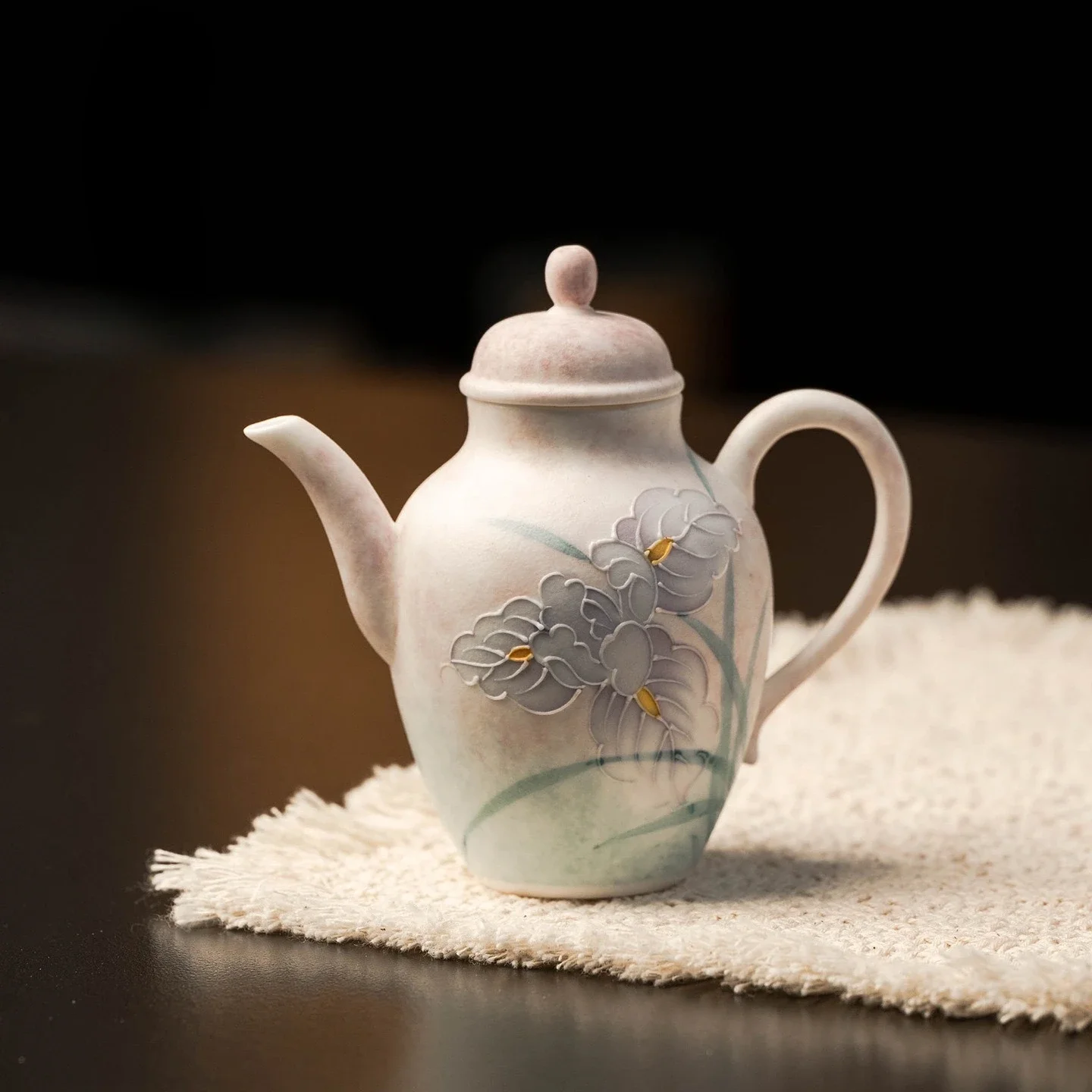 Hand Painted Iris Ceramic Teapot Small Fresh Ladies Brewed Teapot Ball Hole Filter Household KungFu TeaSet Cover Bowl Master Cup
