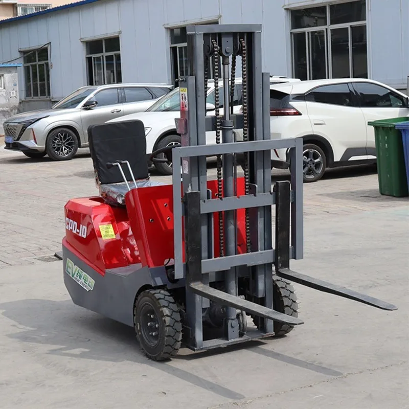 Carrello elevatore elettrico da 1,5 tonnellate di vendita caldo con accessori sostituibili, adatto per deposito di lavoro agricolo e magazzino