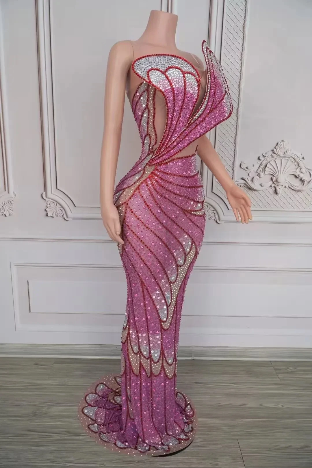 الوقوف التدريجي تألق حجر الراين ثوب مسائي 3D فراشة قطع فستان شبكي شفاف احتفال احتفالي السجادة الحمراء المدرج ثوب