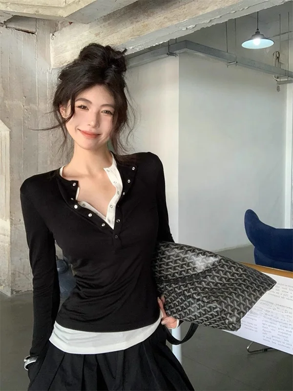 

Американская сексуальная футболка с воротником Генри, искусственная двухсекционная длинная футболка све, женская осенне-зимняя облегающая футболка с открытым воротником, базовый топ