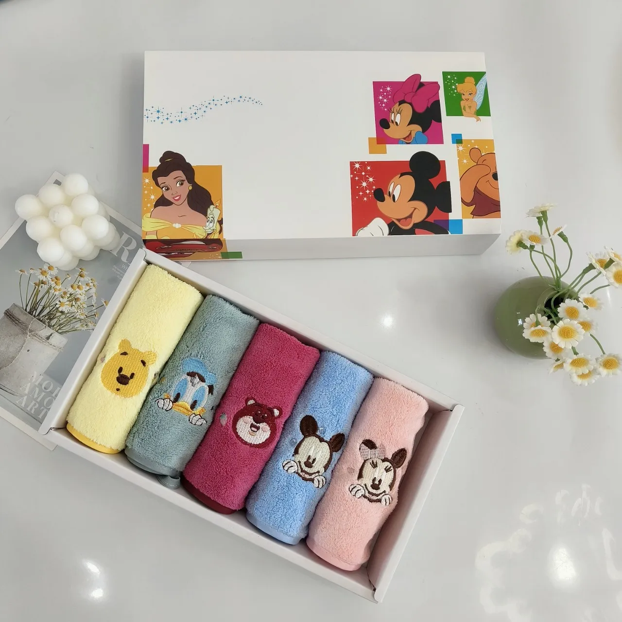 Miniso's new coral velvet children's face wash square towel cute embroidery soft water absorption quick drying towel gift box