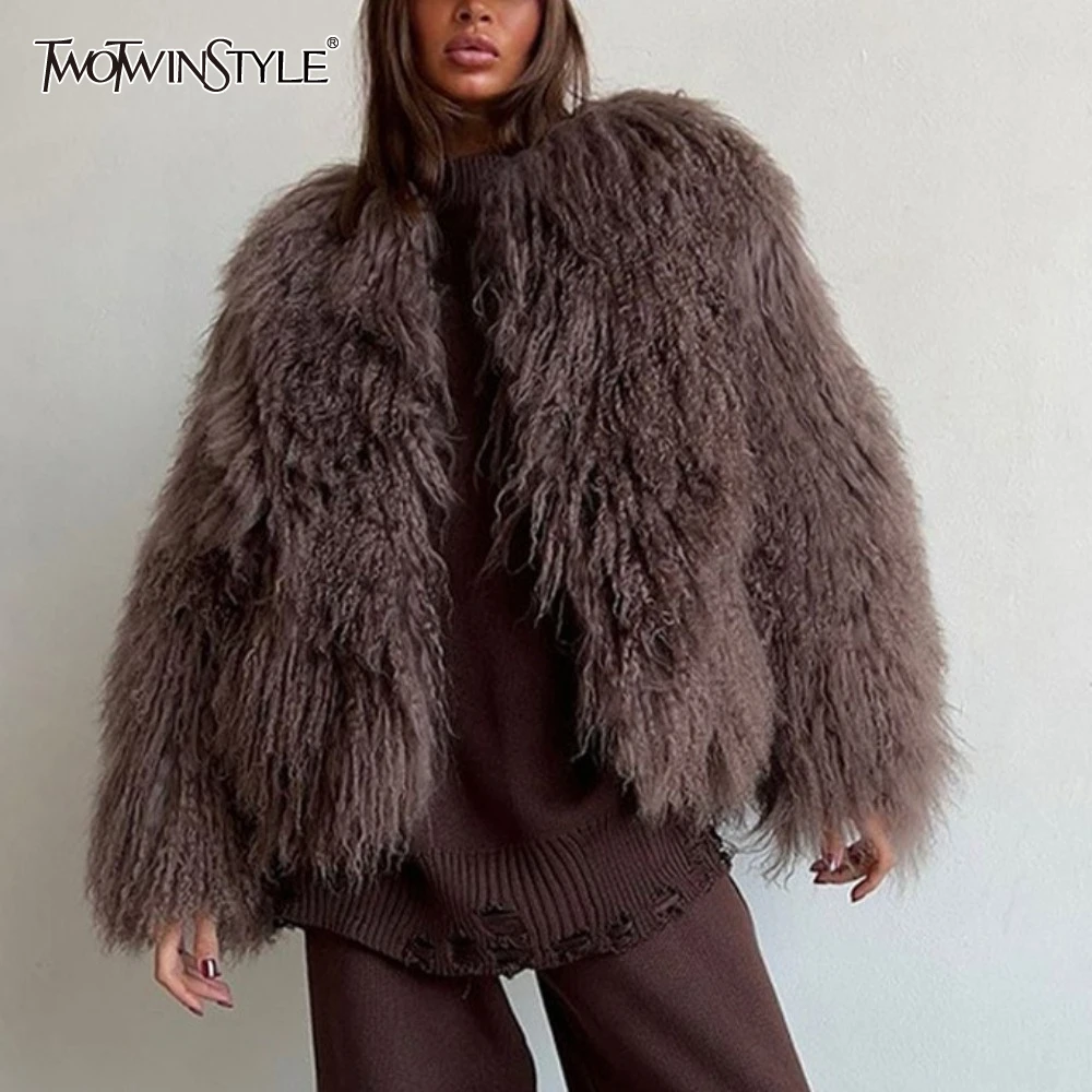 

TWOTWINSTYLE модная короткая куртка из искусственного меха для женщин с круглым вырезом и длинным рукавом в американском стиле ретро уличная одежда коричневое пальто женская одежда