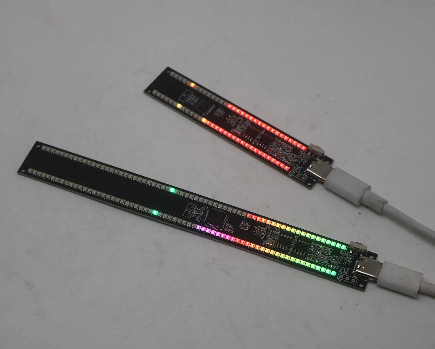 المزدوج 32/64/128 LED مؤشر مستوى الصوت الملون إيقاع ديناميكي ضوء ستيريو الموسيقى الطيف العرض ، نوع C USB مصباح الغلاف الجوي