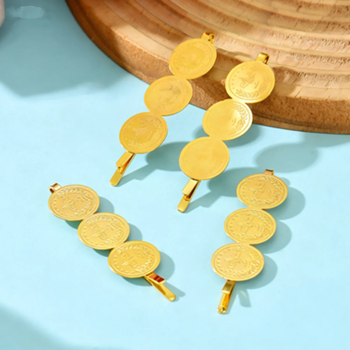 

Fashionable Gold-Plated Wedding Coin Jewelry Accessory with Carved Patterns Ideal Festival Gift for Ladies
