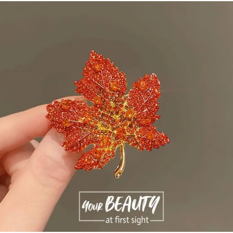 Red Maple Leaf Corsage Brooch High-End Women's Exquisite Pin High-End Luxury Elegant Business Suit High-End Welcome Accessories