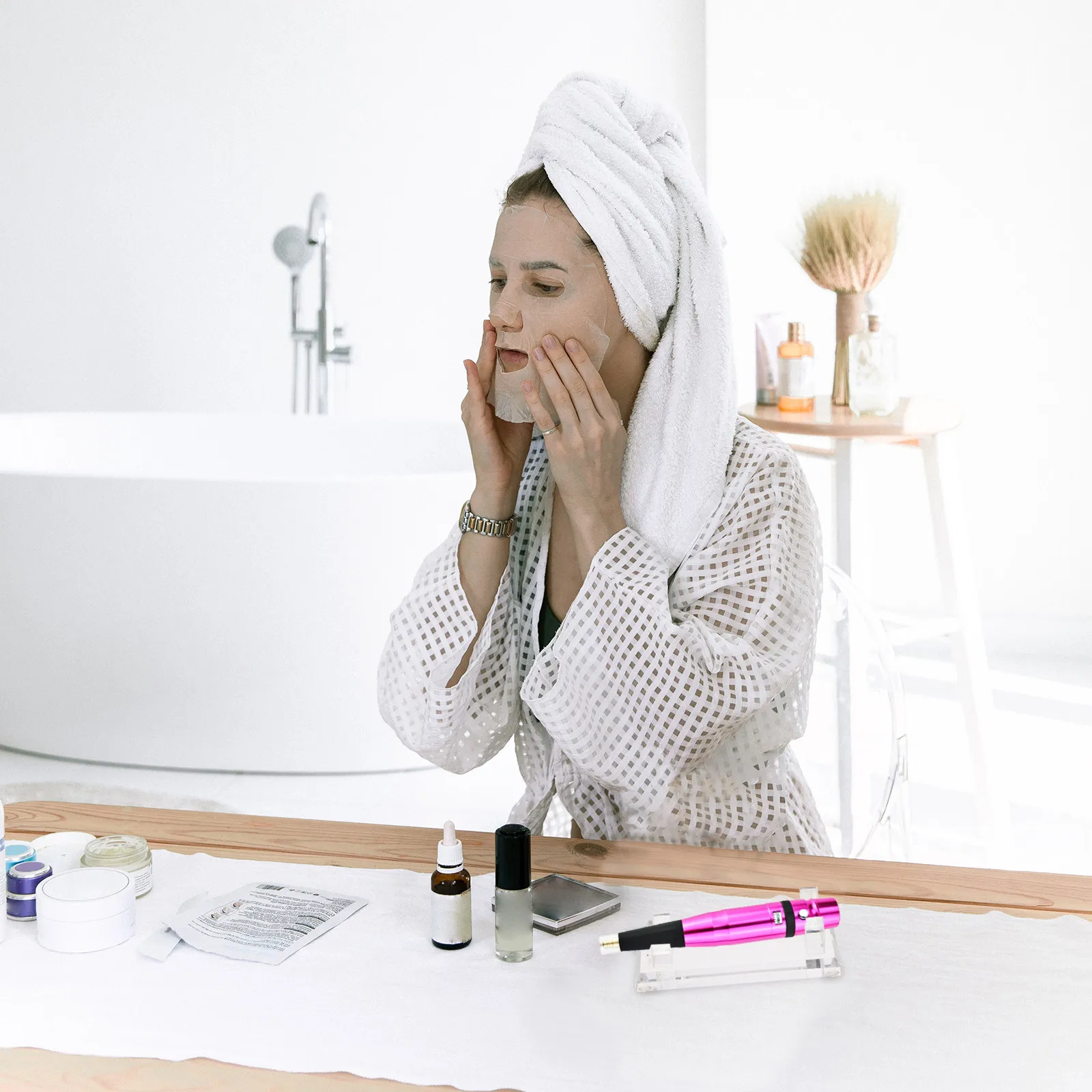 

1 шт. акриловая подставка для демонстрации в форме цветка сливы, многофункциональный держатель для тату-машинок, органайзер для хранения ручек для бровей, настольный дисплей