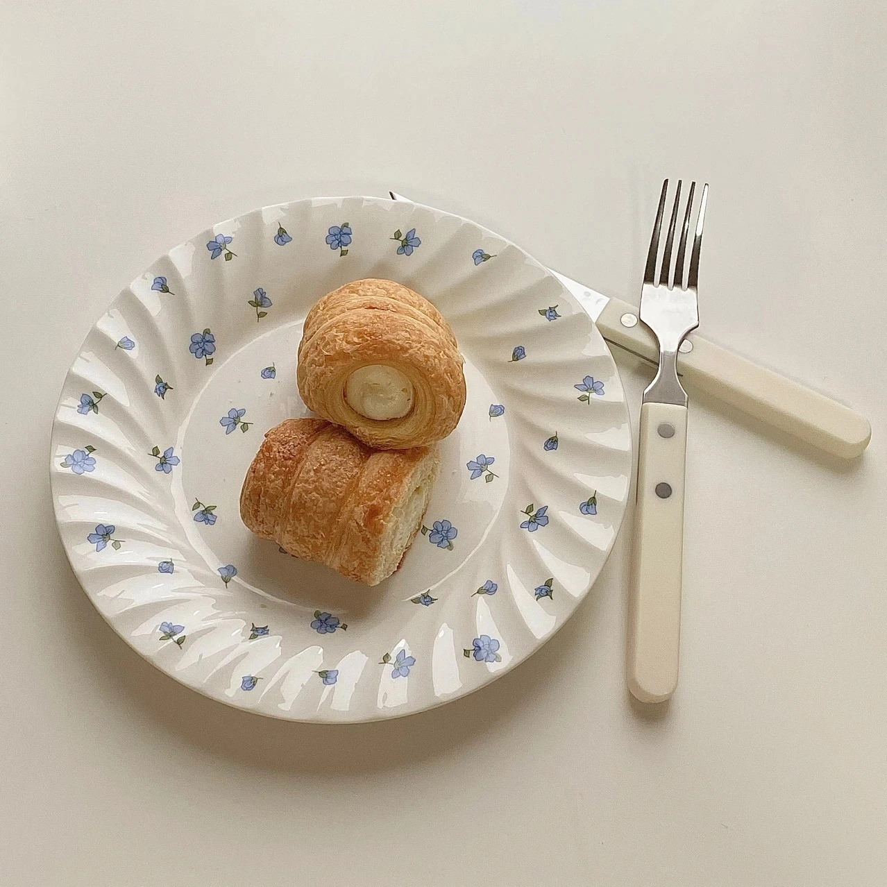 

Корейская ретро Цветочная керамическая тарелка для макаронных изделий жареный рис овальная тарелка для завтрака