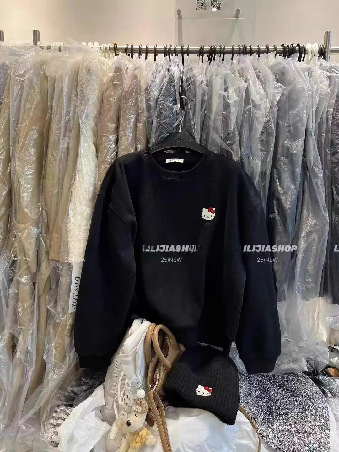 

Свободный крой, толстовка с вышивкой и мультяшным принтом, на флисовой подкладке, повседневная универсальная женская толстовка Dongda Gate, осенняя новинка