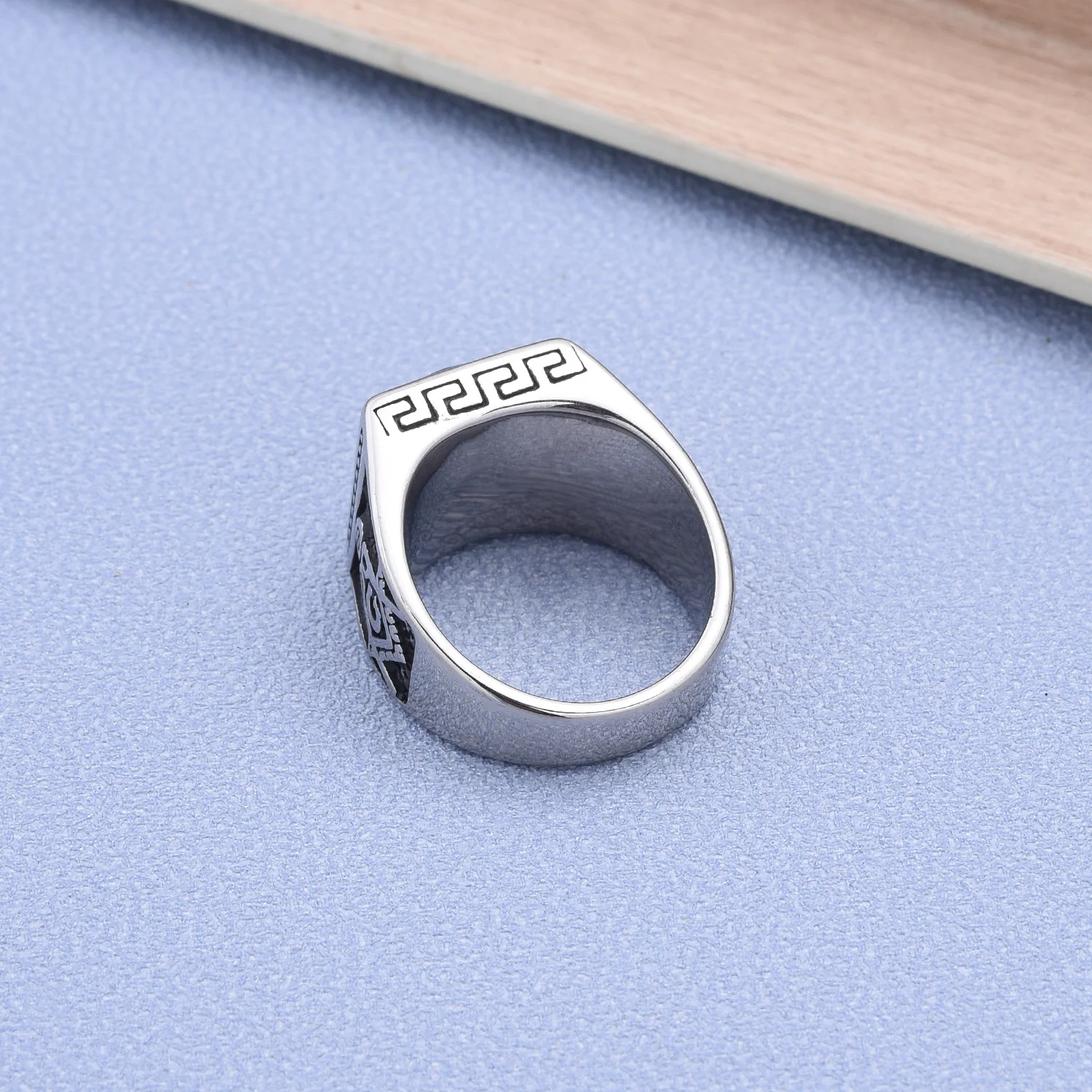 Black Stone Carved Seal Ring, Fashionable Silver Logo Ring, Perfect Gift for Boyfriend, Girlfriend, Marriage, Christmas