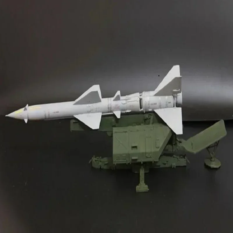 トランペッター 00206 大人向けホビー DIY 静態玩具 - 1/35 SA-2 ガイドラインミサイルランチャー軍事組み立てモデルキット