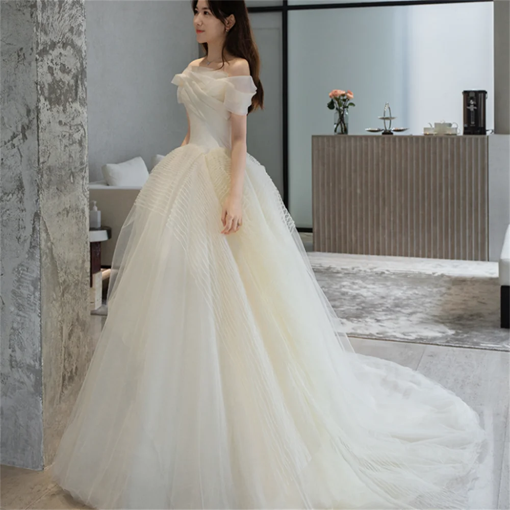 

Elegant Tulle Strapless Wedding Dress Korea Photo Shoot Sleeveless Pleats Floor Length Bridal Gown CustomizedA016