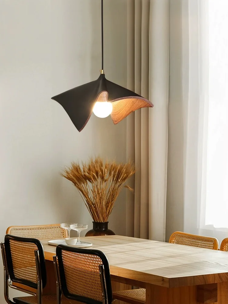 

Japanese retro high-end restaurant chandelier designer, art homestay dining table, bar counter, simple resin lamp