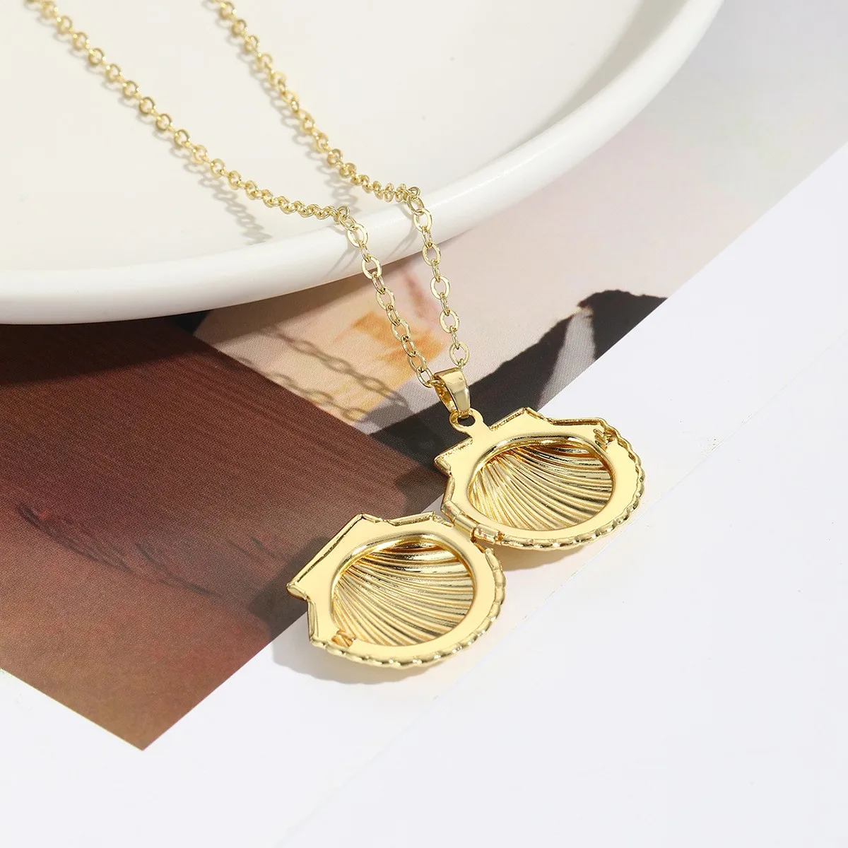 شل المنجد قلادة القلائد العصرية شل إطار الصورة قلادة قلادة صور المنجد قذيفة قلادة شل القلائد للنساء