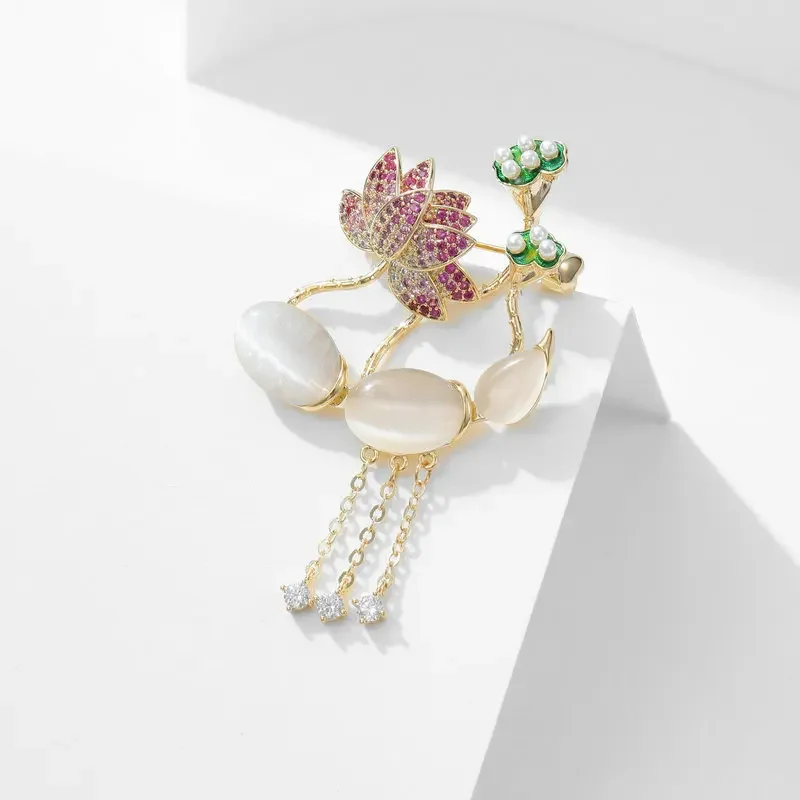 Spilla portafortuna Lotus Lotus Cheongsam e accessori Hanfu, radice di loto di fascia alta e spilla fiore di loto pin9521