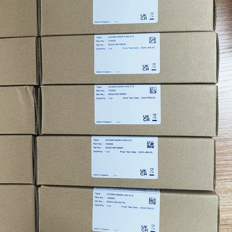 Originele Pepperl Fuchs UC2000-30GM-IUR2-V15 ultrasone sensor UC3500-30GM70-2E2R2-V15