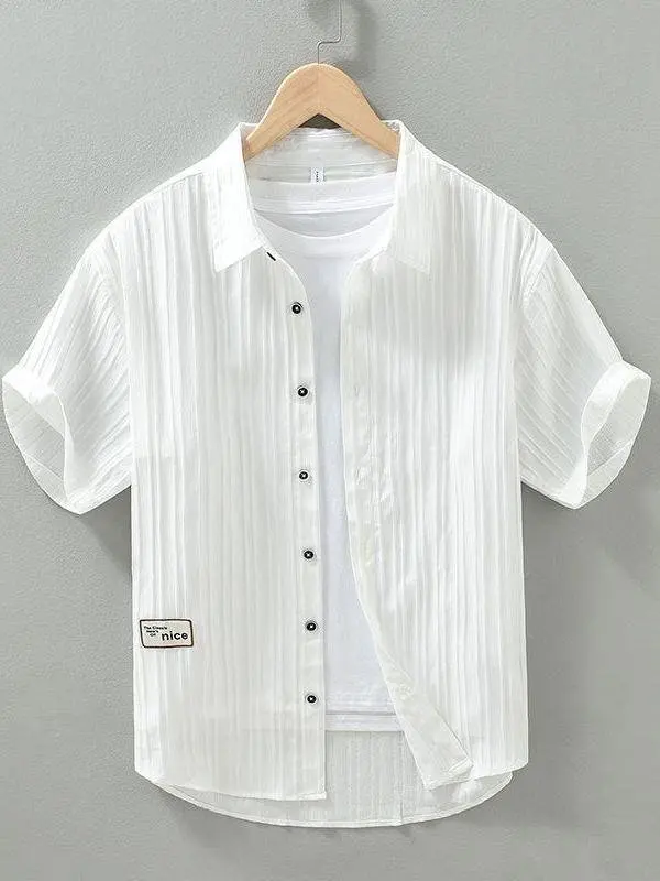 メンズサマー2025ルーズフィット薄手半袖シャツトレンド通気性カジュアルおしゃれ襟ピン韓国風アクセサリー