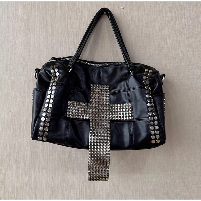 Rivet Cross Umhängetasche, Damen Punk Metall-Nietenbesetzte Tragetasche, Große Kapazität Motorrad-Biker-Stil Streetwear Handtasche – Detail 14