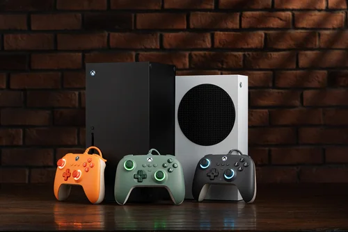 Imagen 2 del producto Mando USB con controlador con cable 8BitDo Ultimate C con joysticks de efecto Hall para Xbox Series X, Series S, Xbox One y PC Windows.