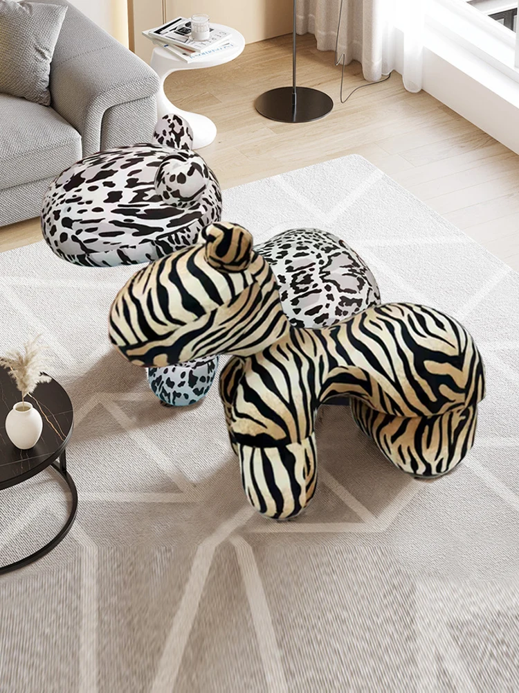 Creative decorations for small horse chairs, leisure sofas, minimalist animal