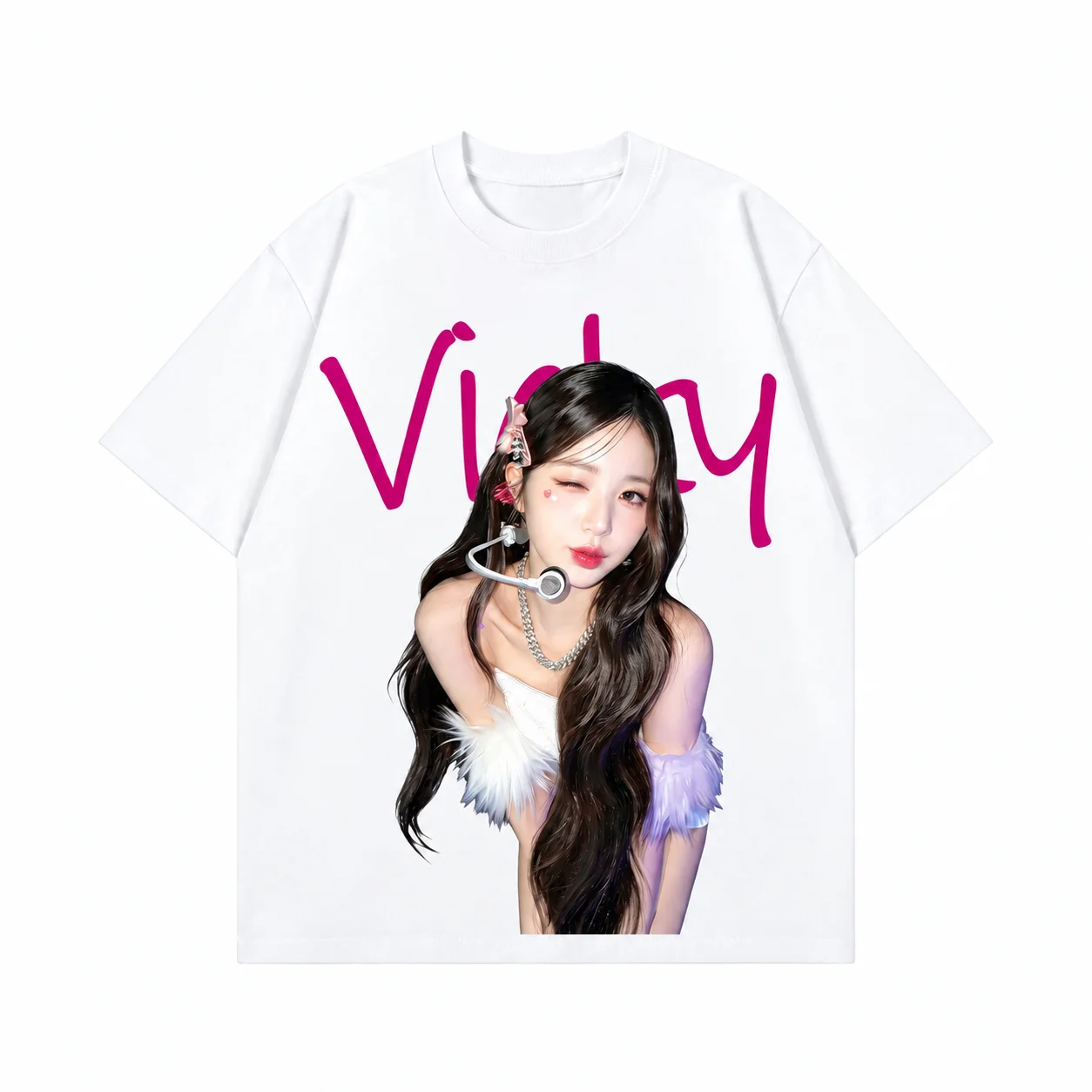 Y2K K-pop Fan Merch Street Aesthetic Vicky on-stage Portrait Hot Pink Script Print Breathable Cotton Unisex Crew Neck T-Shirt