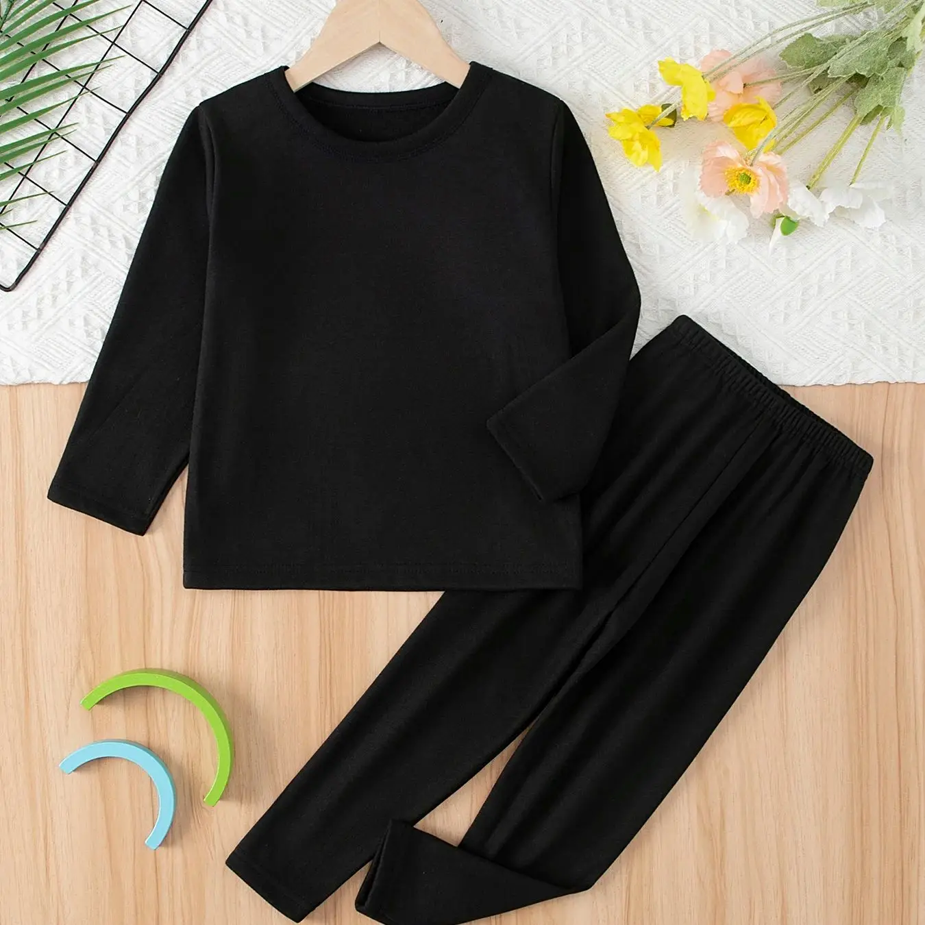 

2-piece Children's Autumn And Winter Solid Color Round Neck Thermal Underwear Set Comfortable Casual Sleepwear For Boys And Girs