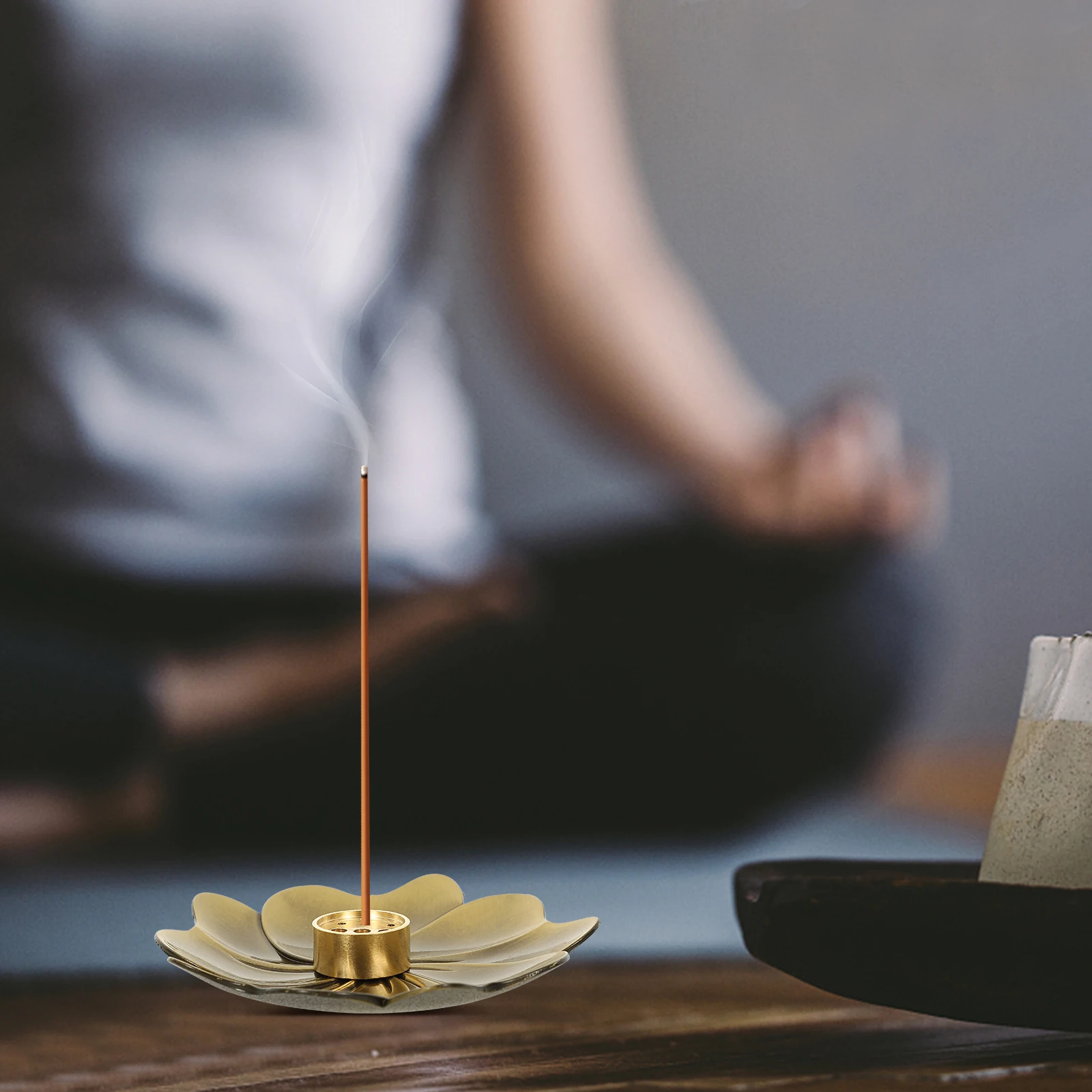 

1 Set Golden Flower Incense Holder Vintage Alloy Tray For Aromatherapy Decor Desktop Ornament Incense Plate Household Decoration