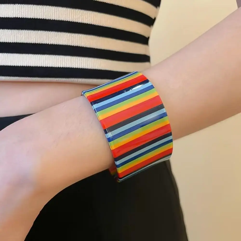 ليوبارد طباعة مخطط الاكريليك الإسورة هندسية أوروبا الأمريكية نمط مفتوح واسعة سوار الأقلية تصميم الدوبامين