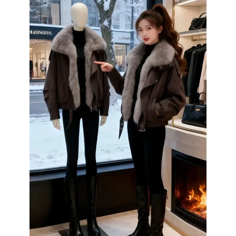 Fashion.A New Large-sized Best-selling Cotton-padded Jacket for Women in Winter, Exuding A Sense of Elegance and Sophistication.