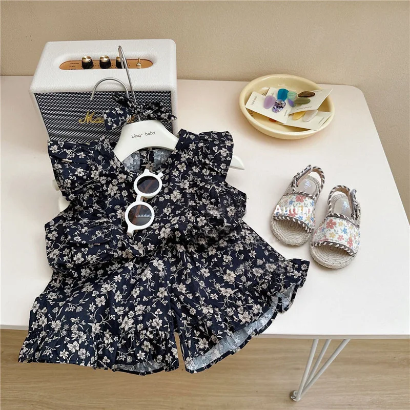 

Girl's Fashionable Flower 2024 Summer New Little Girl Flying Sleeves Doll Shirt Baby Shorts Two Piece Set Trendy