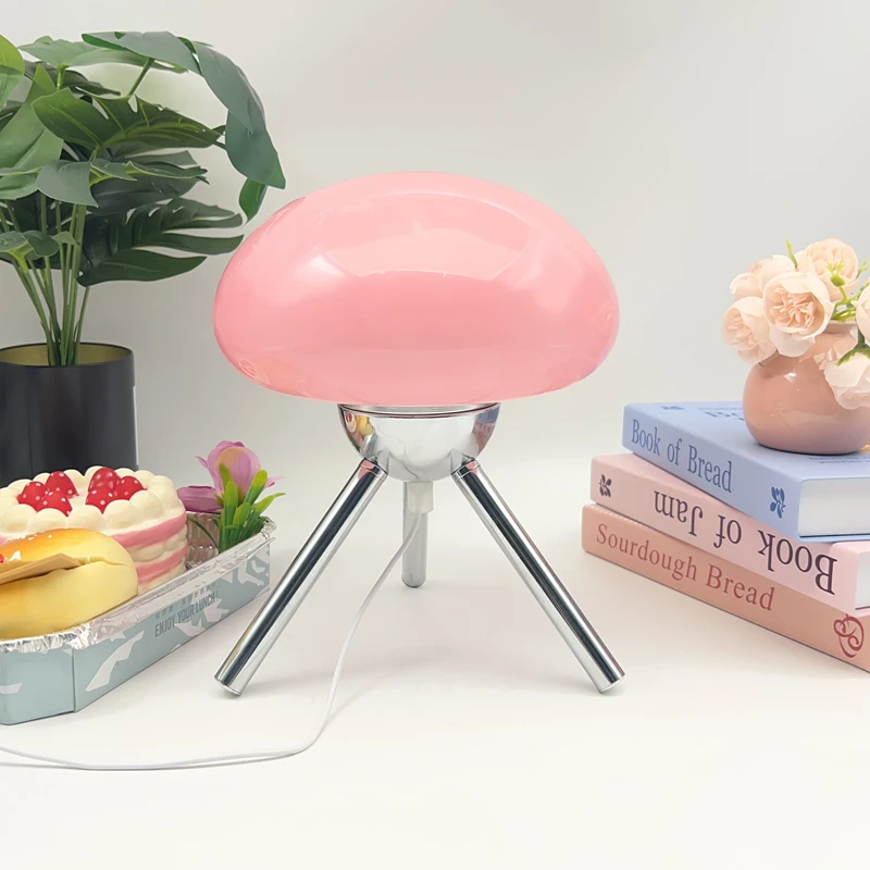 

Triangular Base Lamp with USB Port Three-Color Switchable Meets Dreamy Girl's Heart Bedroom Decorative Night Light