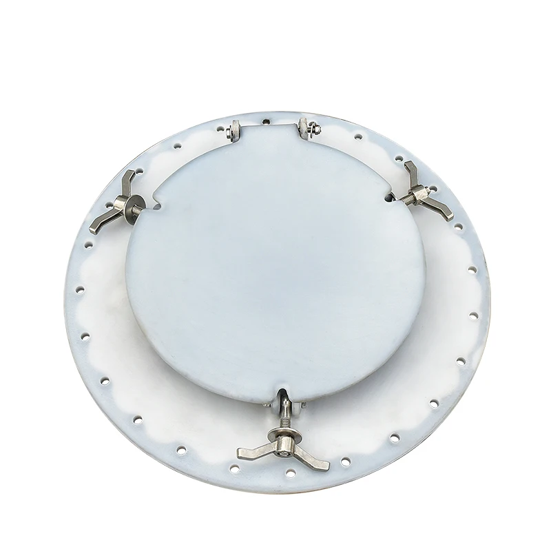 Couverture de regard en plastique doublée d'acier pour permettre aux personnes d'entrer et de sortir du corps du réservoir